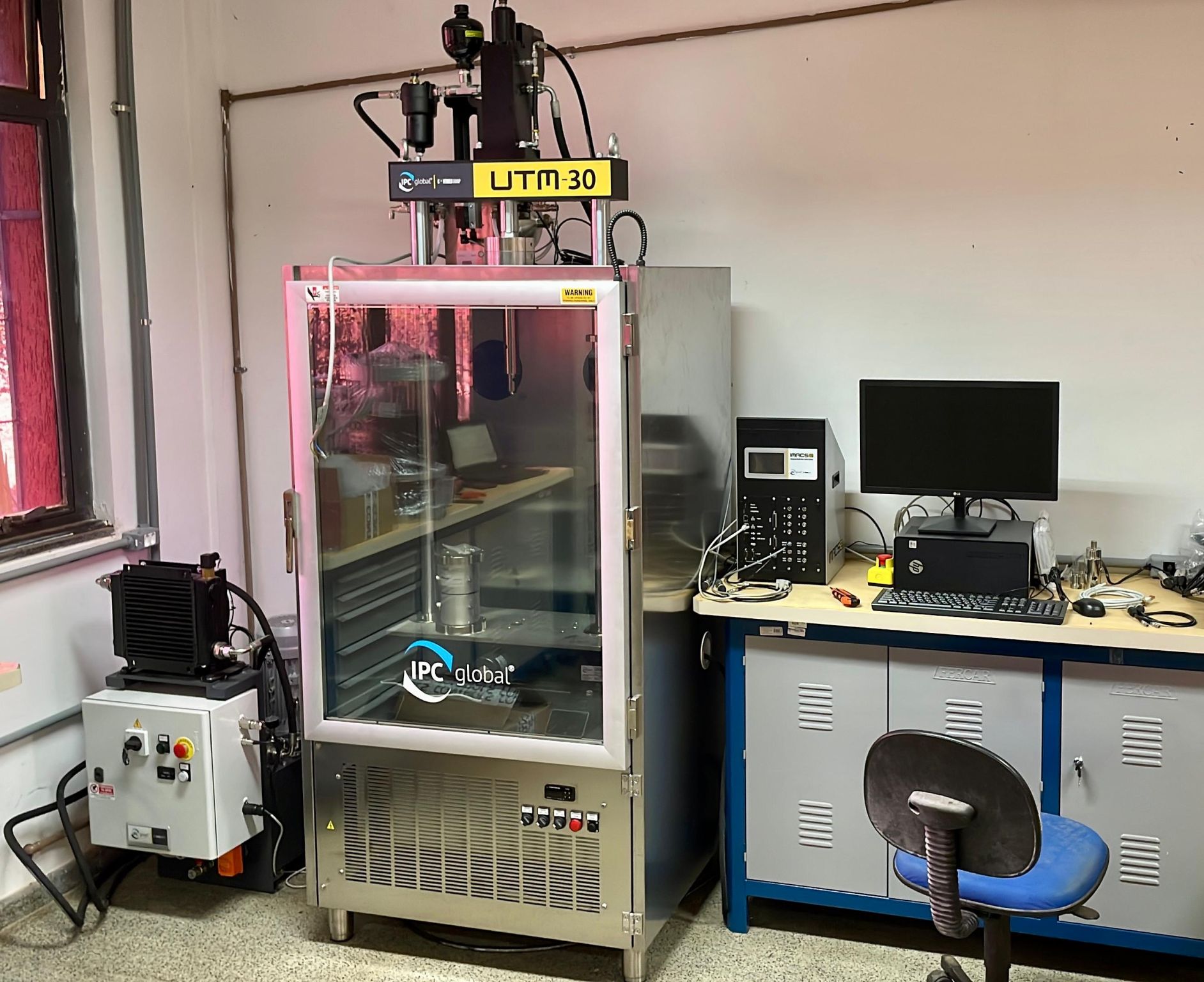 路面质料多功效试验系统（UTM） - 尊龙凯时人生就是搏仪器