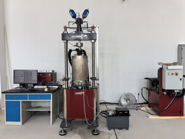 长沙理工大学 ELCTAS 控温新闻三轴.jpg